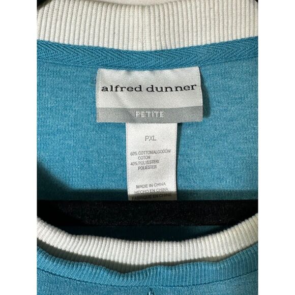 Alfred Dunner Women's Embroidered & Embellished Snowflake Sweatshirt Size PXL - Picture 2 of 3